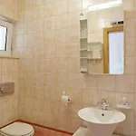 Apartman 330 *