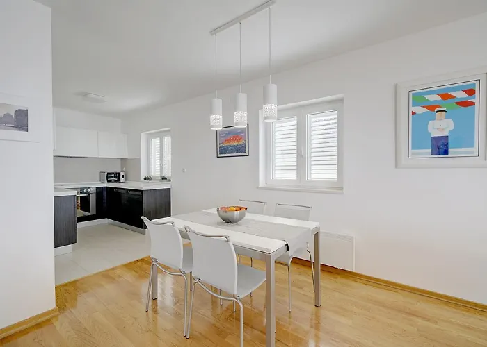 Appartement 330 *
