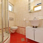 330 * Ντουμπρόβνικ