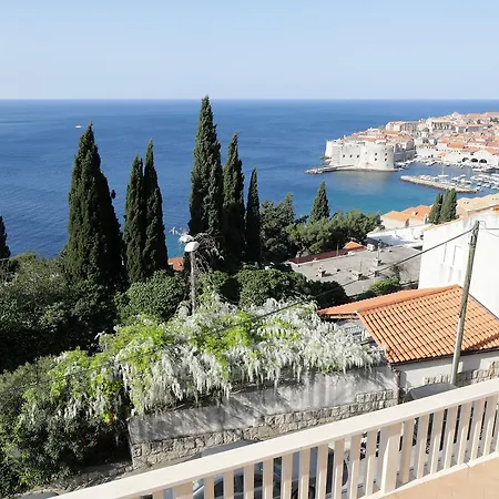 330 Apartament *